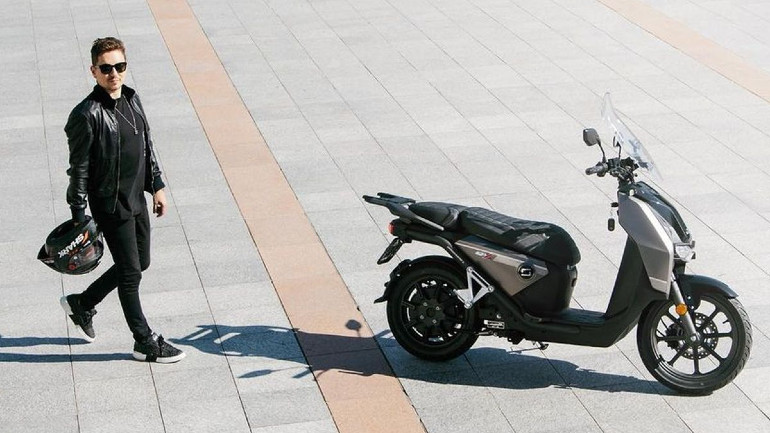 Η VMoto Soco ετοιμάζει εκπλήξεις στην EICMA 2021